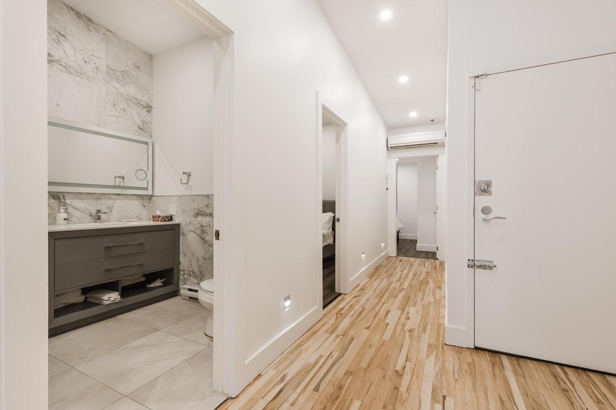 Elegant 3 Bedroom Apartment In Old Port - 302 มอนทรีอัล ภายนอก รูปภาพ