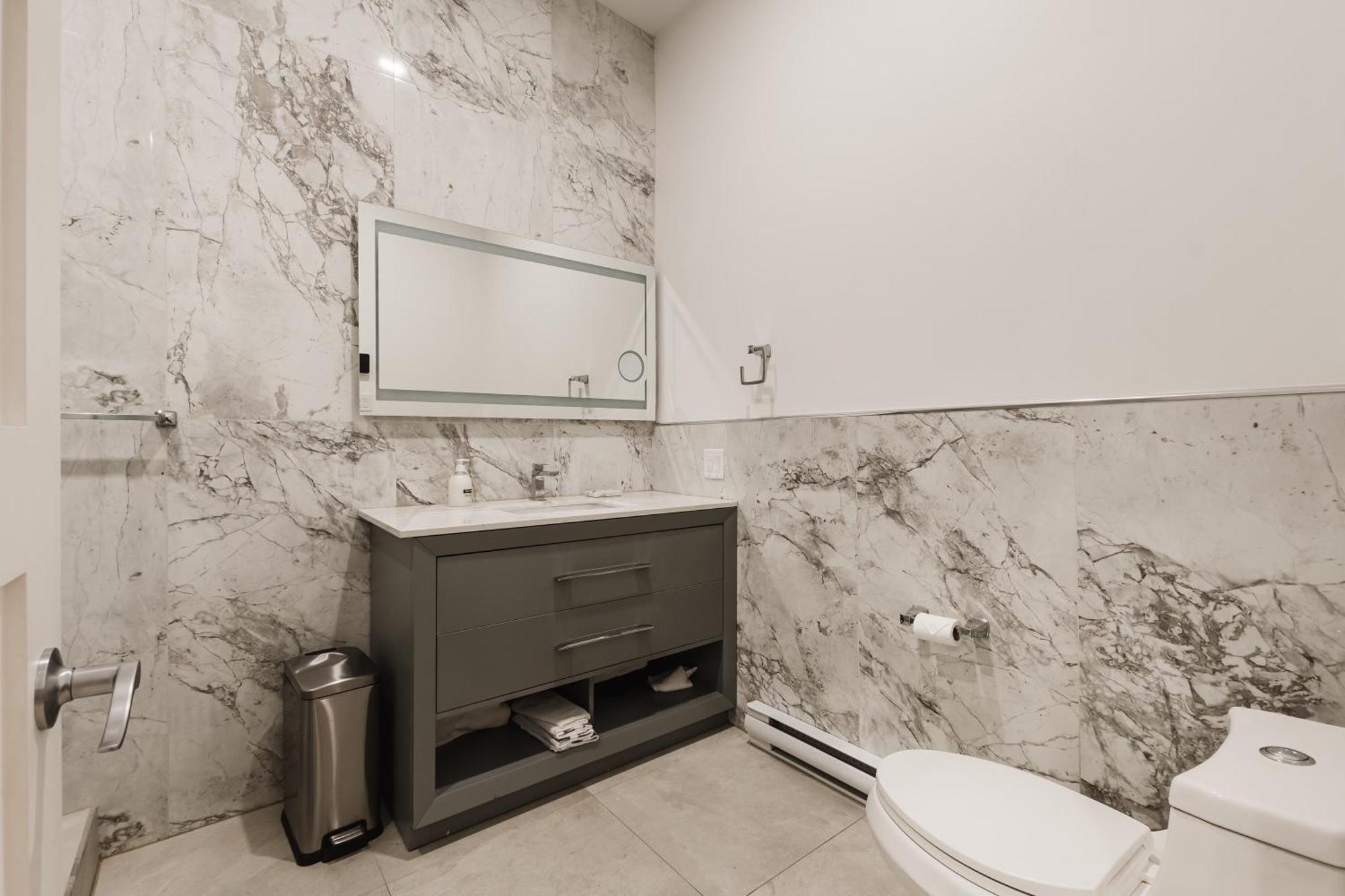 Elegant 3 Bedroom Apartment In Old Port - 302 มอนทรีอัล ภายนอก รูปภาพ
